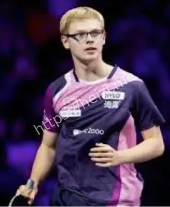 林诗栋不敌勒布伦